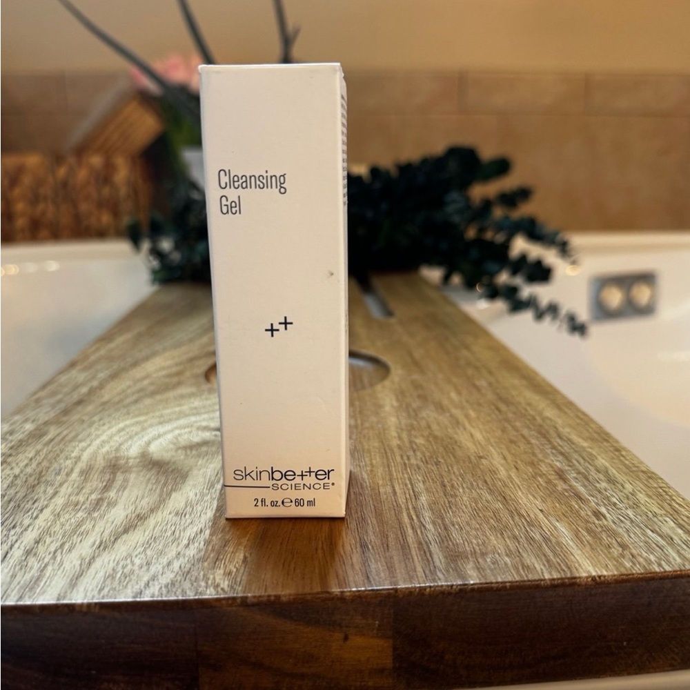 Skinbetter science Cleansing Gel - 2oz brand new